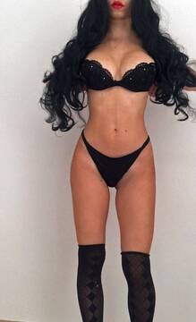 Public Photo of carolinesexygirl